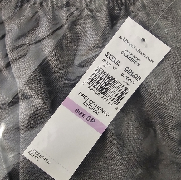 Size 6 Petite Alfred Dunner Classic Pull-On Straight-Leg Pants in Grey - Picture 3 of 5